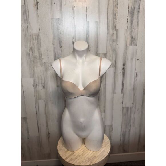 Victoria’s Secret nude bra size 32C - Picture 1 of 8